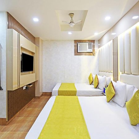 Hotel Preet Palace -5 Mints Walk From Nizamuddin Railway Station New Delhi Exterior photo