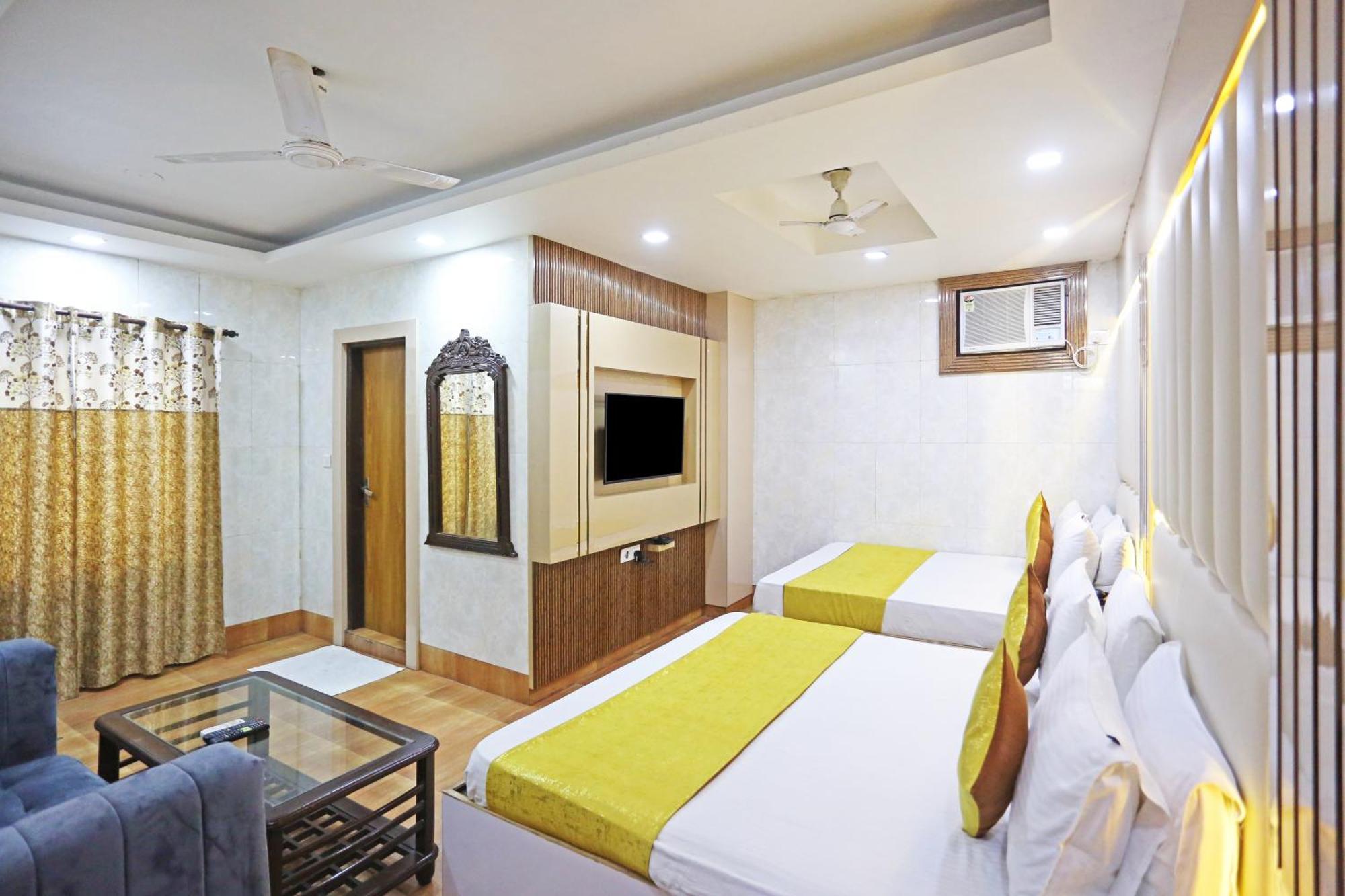 Hotel Preet Palace -5 Mints Walk From Nizamuddin Railway Station New Delhi Exterior photo