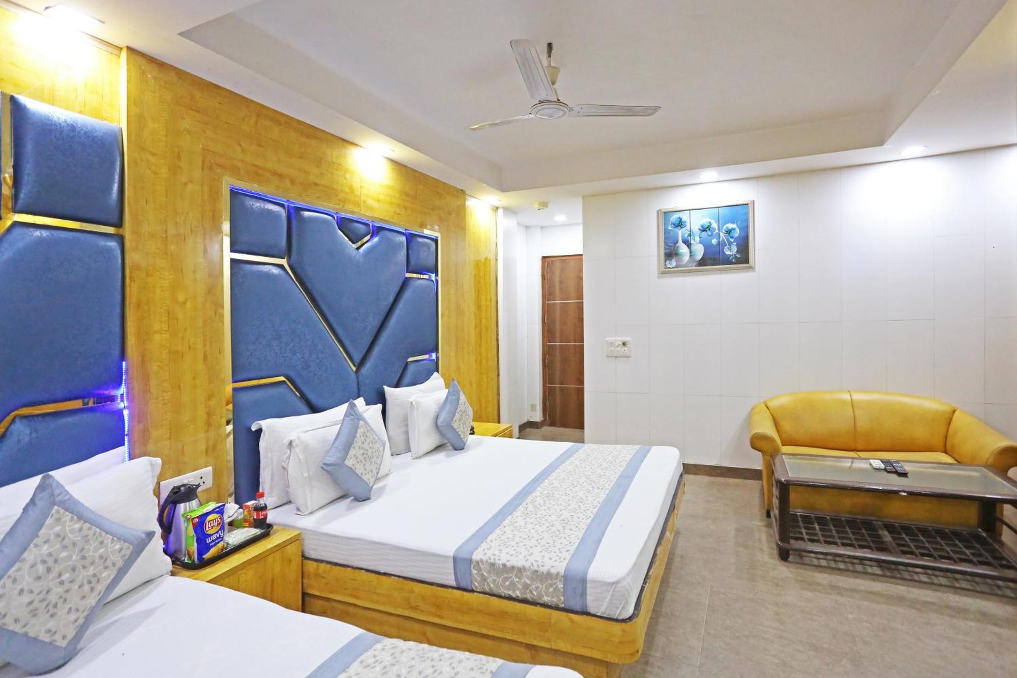 Hotel Preet Palace -5 Mints Walk From Nizamuddin Railway Station New Delhi Exterior photo