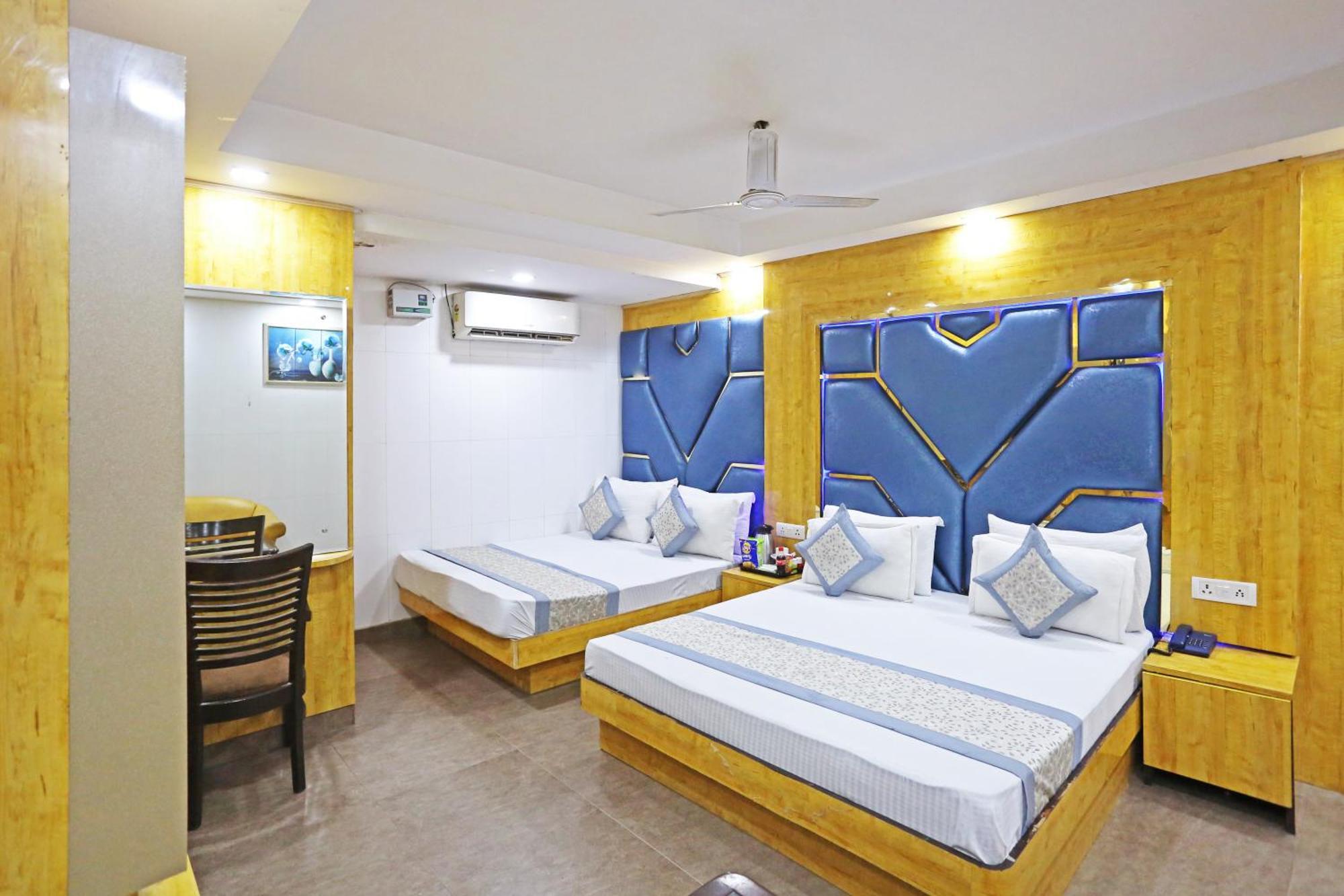Hotel Preet Palace -5 Mints Walk From Nizamuddin Railway Station New Delhi Exterior photo